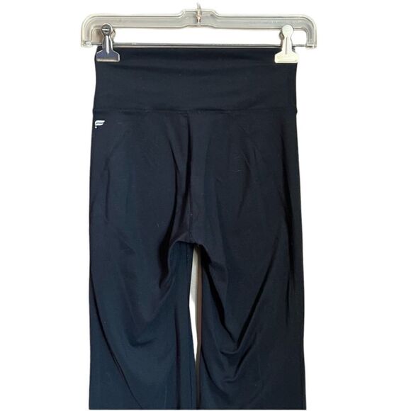 Fabletics black flare leggings. Size extra small - Picture 9 of 10